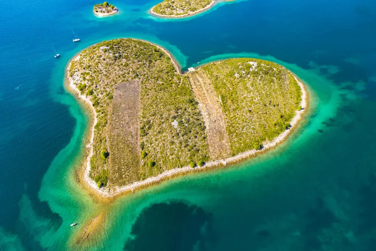 6 Cute Heart-shaped Islands in Croatia 6 Cute Heart-shaped Islands in Croatia