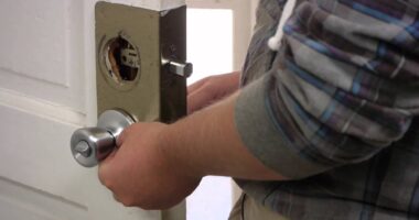 How to Beat Jet Lag and Unwind After a Long Flight How to Replace a Lock on Your Door – Step-by-Step Guide